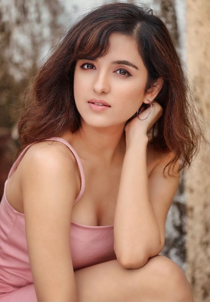 Sexy Shirley Setia