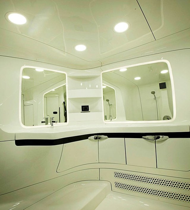 sharukh vanity van washroom