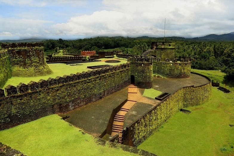 things to see in Murudeshwar Fort