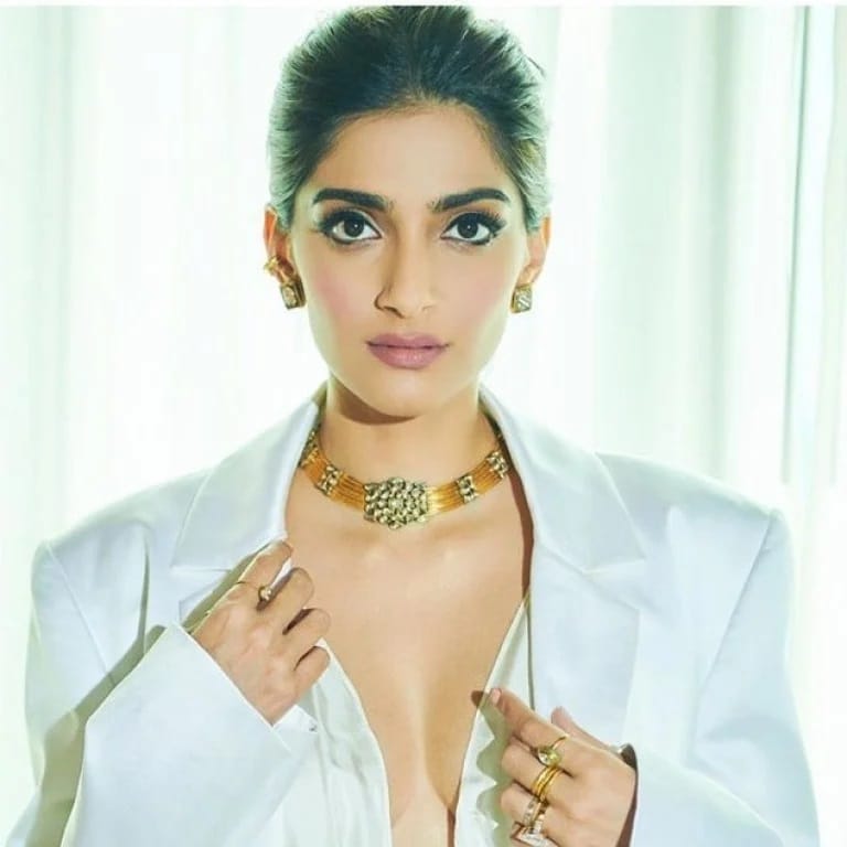 controversial statements by sonam kapoor