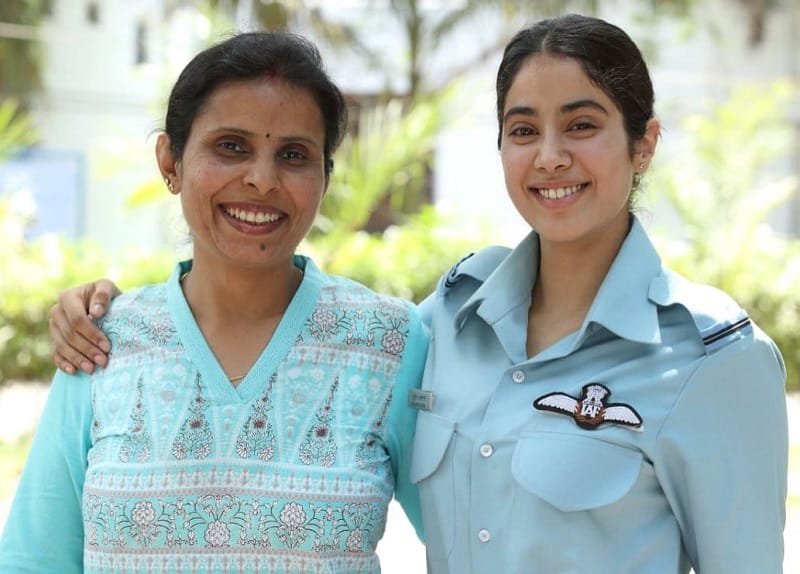 Gunjan Saxena with Janhvi Kapoor