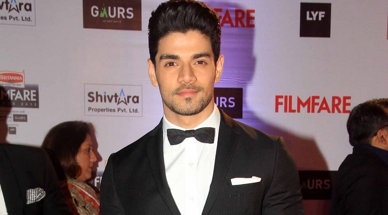 Sooraj Pancholi won Best Male Debut for Hero