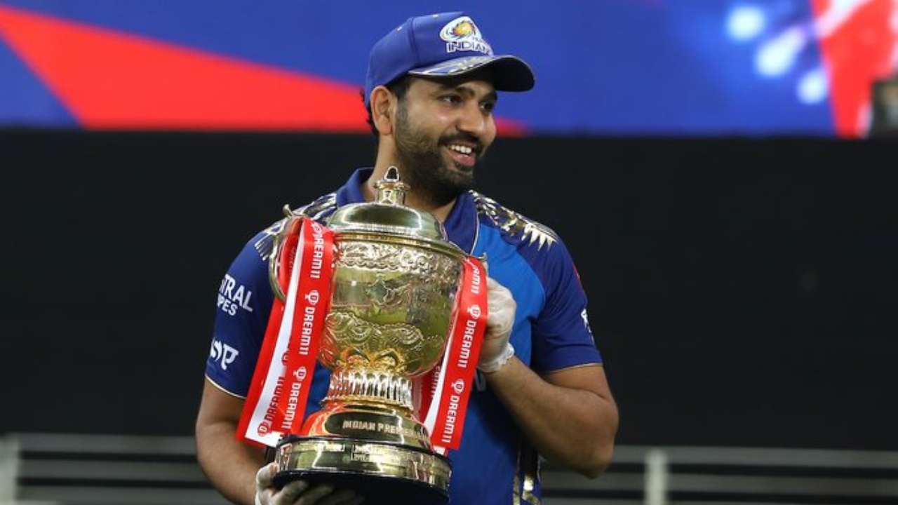 rohit sharma with ipl trophy