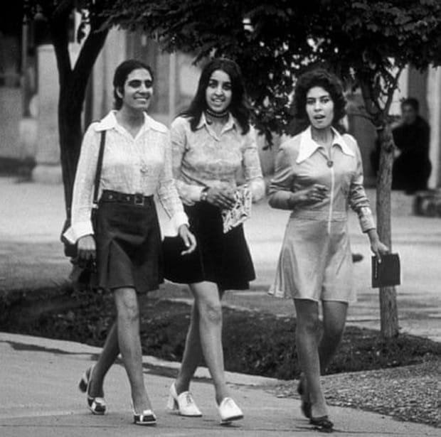 Modern Afghanistan girls in past