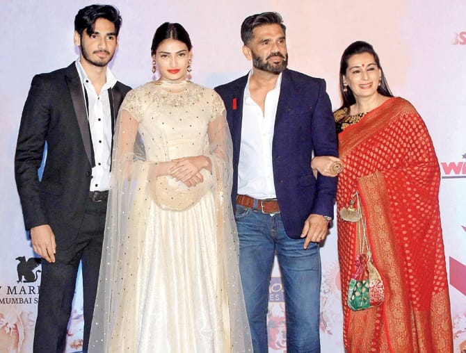 Sunil Shetty Mana Shetty Ahan Shetty Athiya Shetty