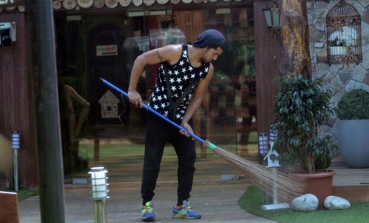Bigg Boss house cleaning