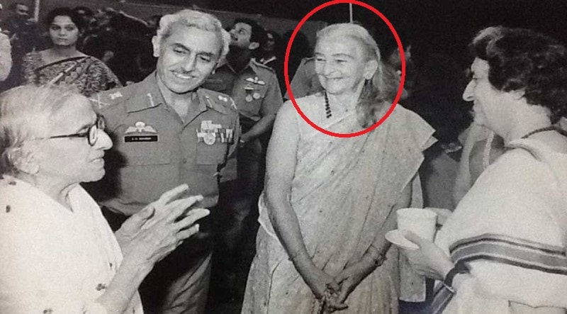 Savitri-Khanolkar-with-the-then-Prime-Minister-Indira-Gandhi