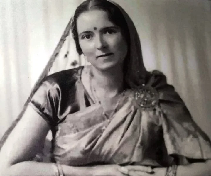 Savitri-Khanolkar