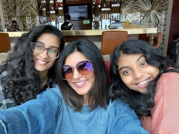 Sushmita Sen with her daughters