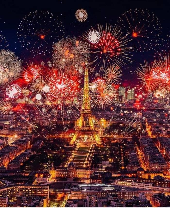New year in Paris fake photo