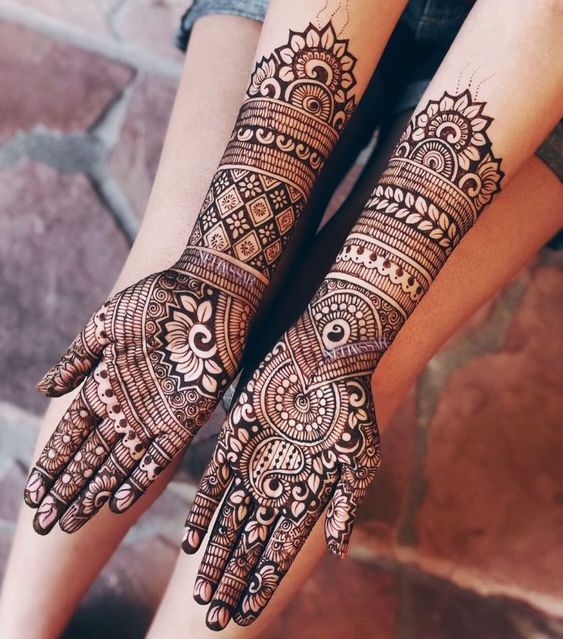 mehndi design front simple