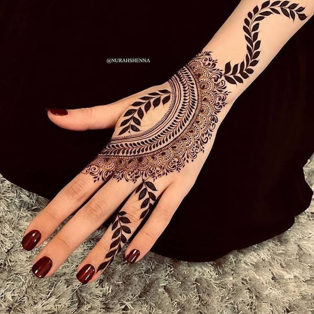 Modern leaf design mehndi