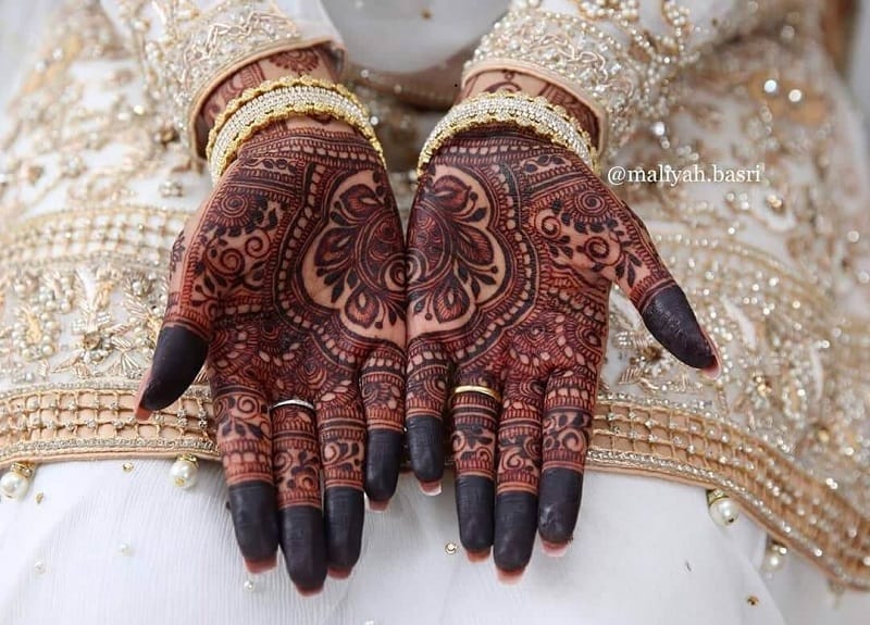 Pakistani bridal mehndi design