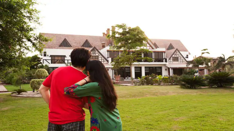 indian couple buying house together