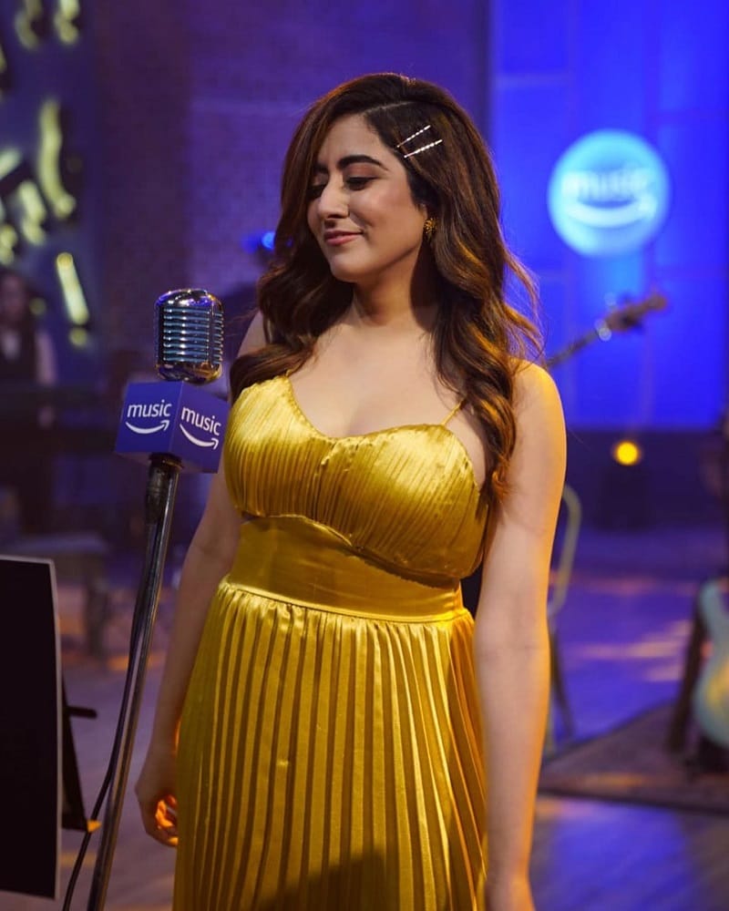 21 Best Indian Female Singers You’ll Never