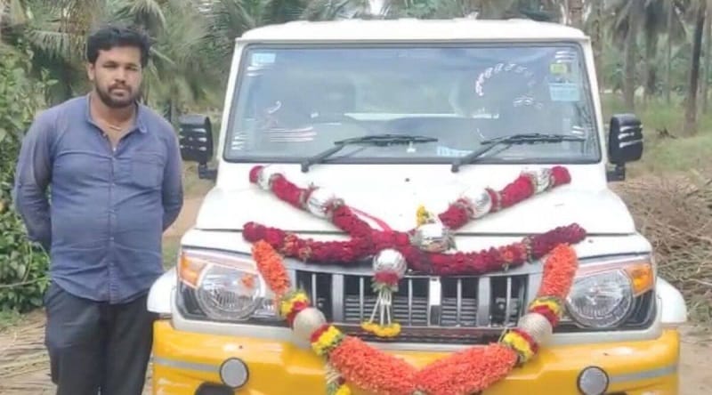 Kempegowda RL Mahindra car
