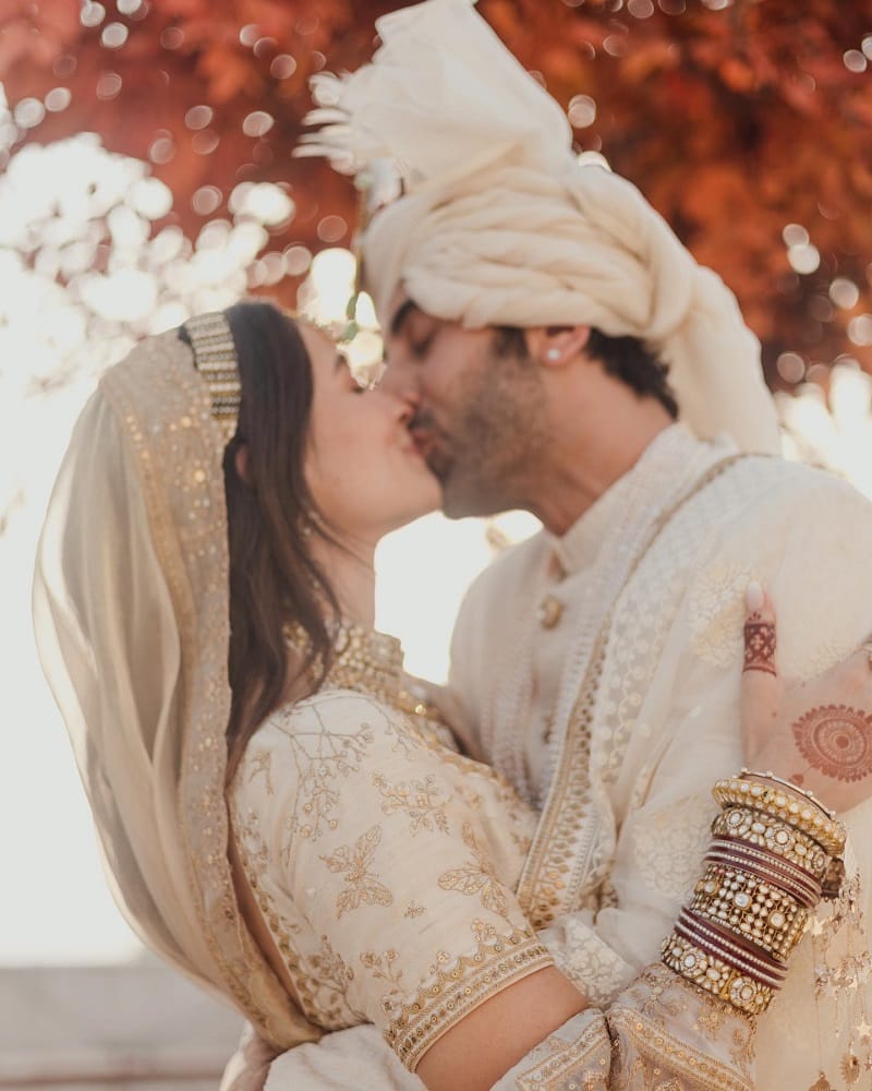 Ranbir Aaia Wedding kiss