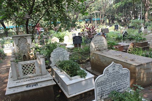 Meena Kumari Tomb