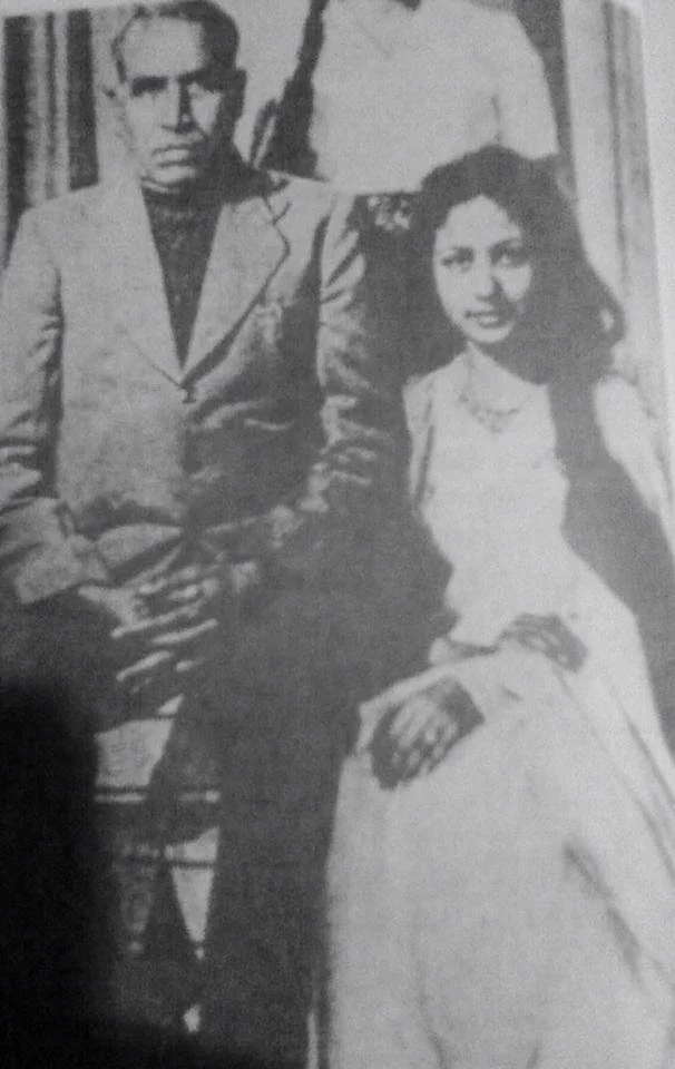 Meena-Kumari-With-Her-Father