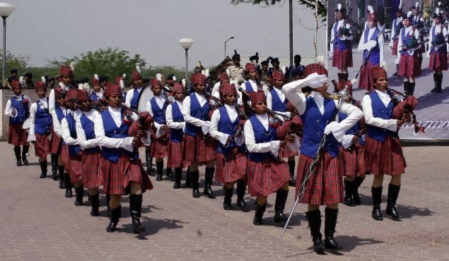CRPF the world’s first all-women paramilitary pipe band in 2012