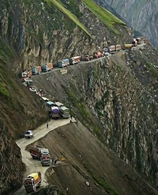 Zojila Pass Kargil, Ladakh, the most dangerous roads in India