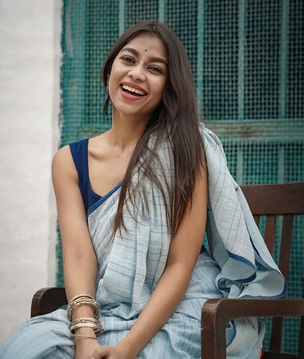 Beauty Dharsha Gupta looks so hot in this wet blue saree photoshoot