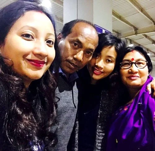 Ankita-Konwar-with-her-parents-and-sister-Jharna-Konwar-Baruah