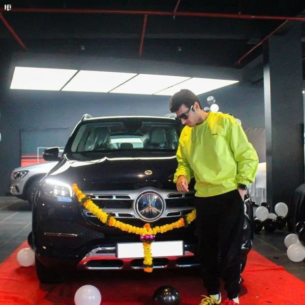 Divyendu-Sharma-with-his-Mercedes-Benz-SUV