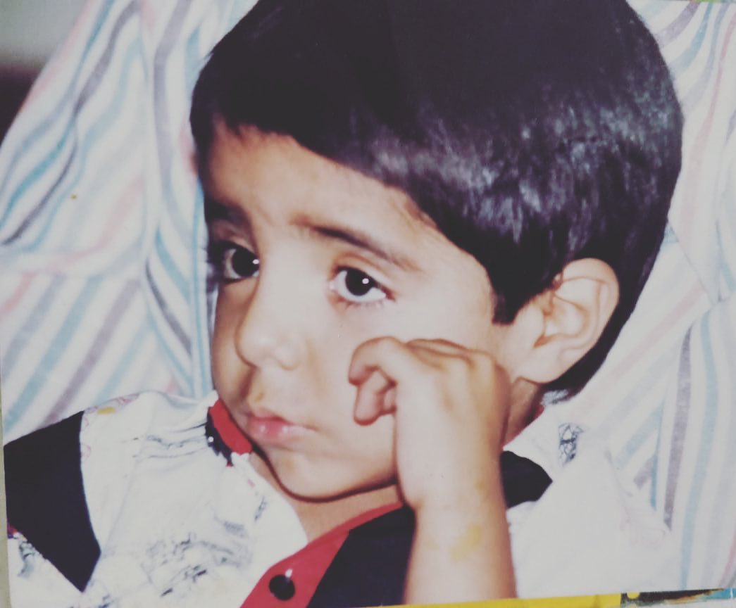 aparshakti khurana childhood picture