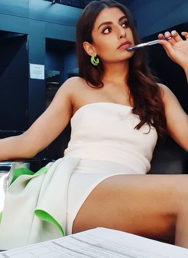 Hot IPL Anchor - Nashpreet Kaur