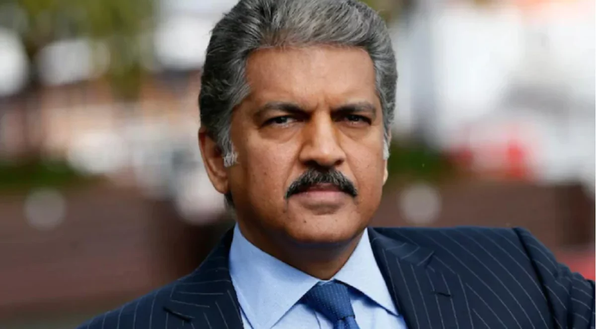 anand mahindra shares video of fruit seller picking up trash