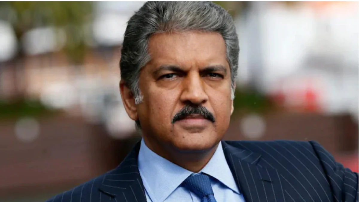 anand mahindra shares video of fruit seller picking up trash
