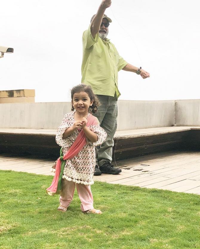 pankaj kapur with his granddaughter