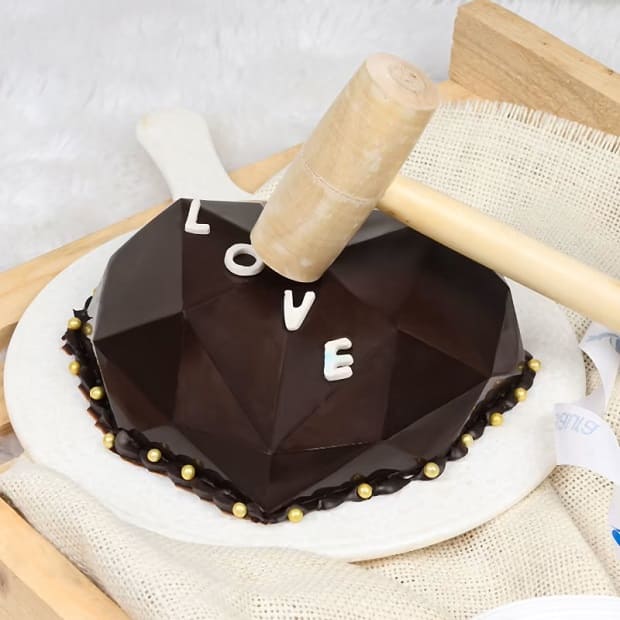 Diamond heart pinata cake