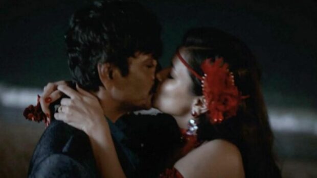 Nawazuddin Siddiqui and Avneet Kaur kissing scene