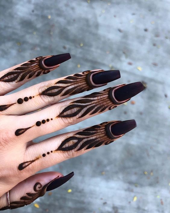 back finger mehndi design