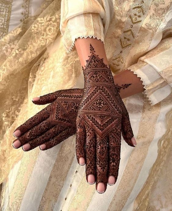 back hand arabic mehndi design