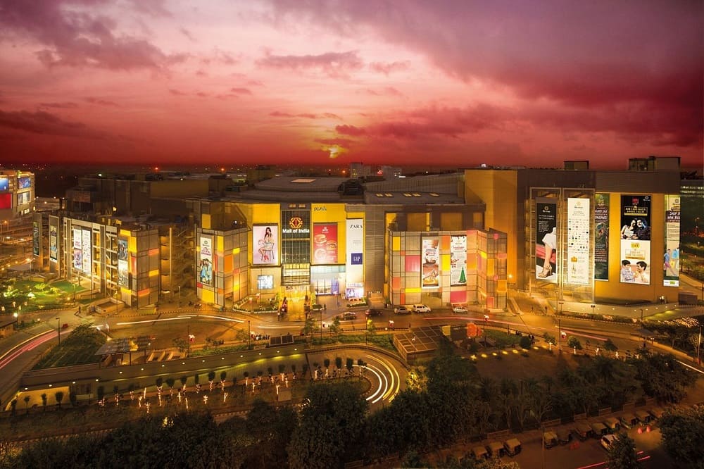best places to visit in noida - DLF Mall