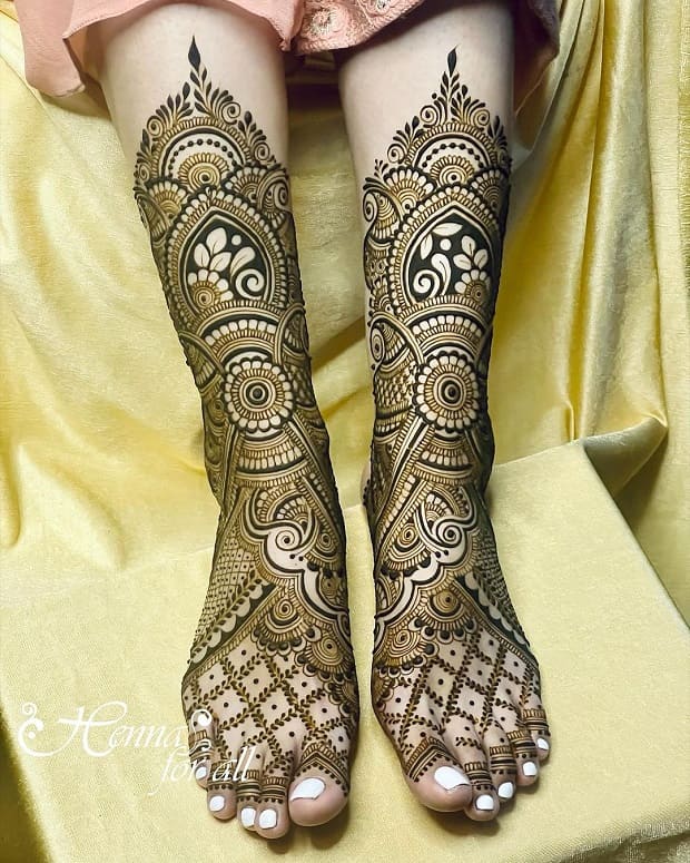 15 Beautiful and Easy Mehndi Designs for Leg