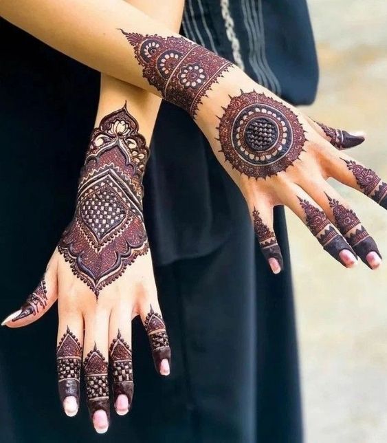 dark back hand mehndi design