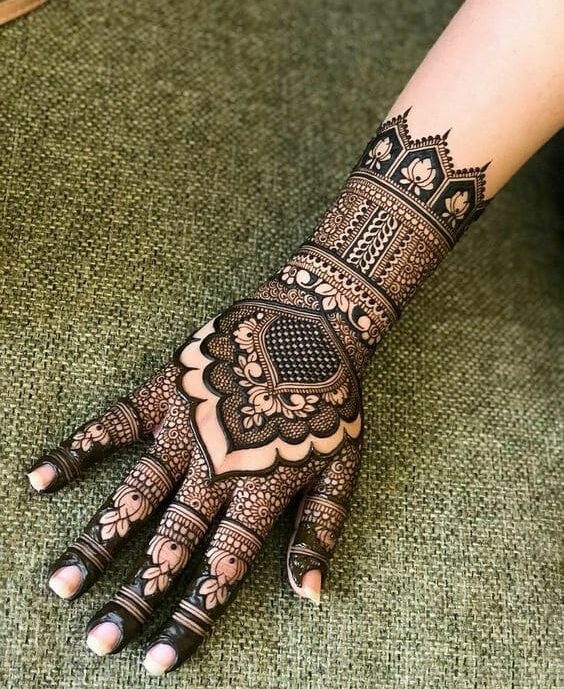 detailed mehndi design