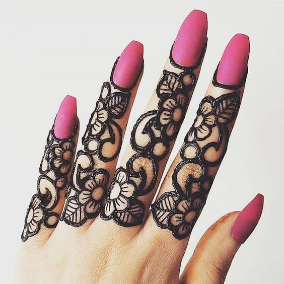 finger mehndi