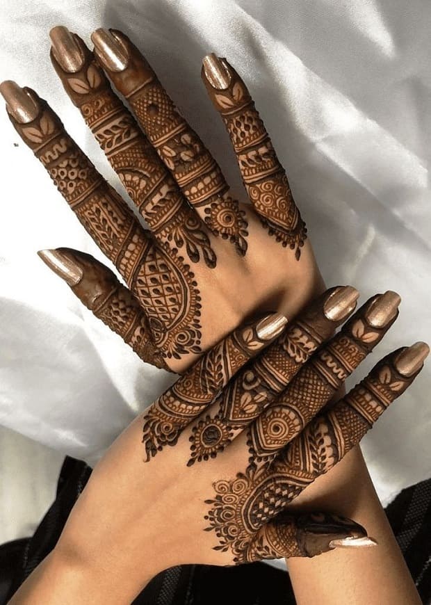 Top 10 Ring Finger Mehndi Designs for All the Beautiful Ladies in Town