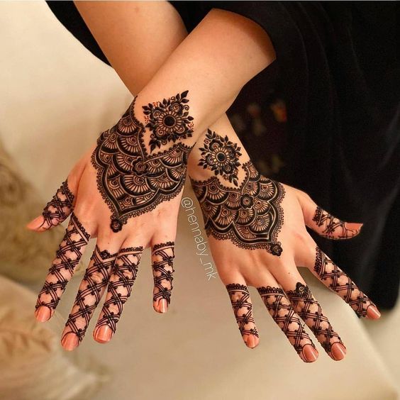 finger mehndi design