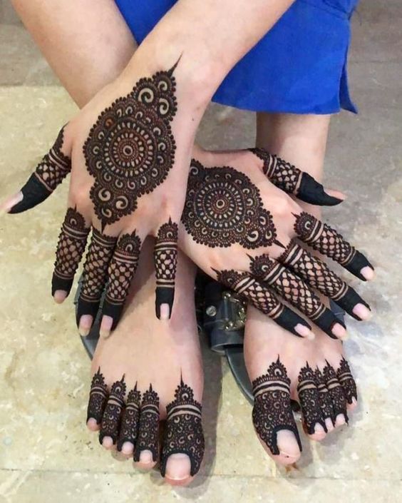 gorgeous bridal henna design