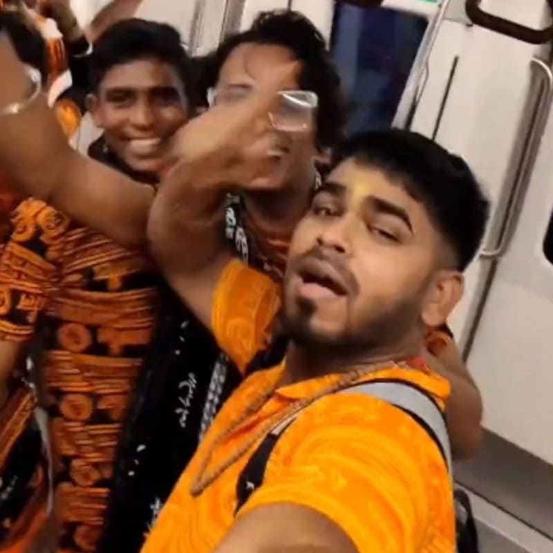 kanwariyas dancing on loud music in Delhi Metro goes viral