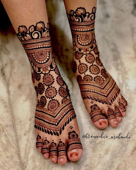 leg henna designs