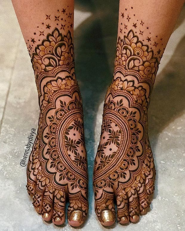 leg mehndi design