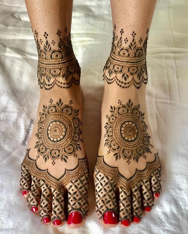 leg mehndi designs