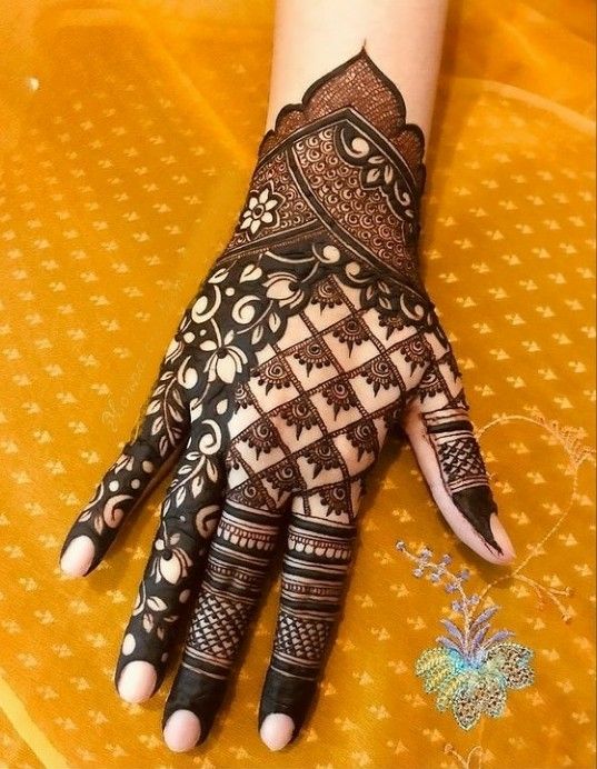 lotus motif bridal mehndi designs